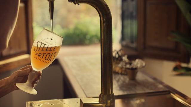 Stella Artois Unfiltered 'Beer, Au Naturel'